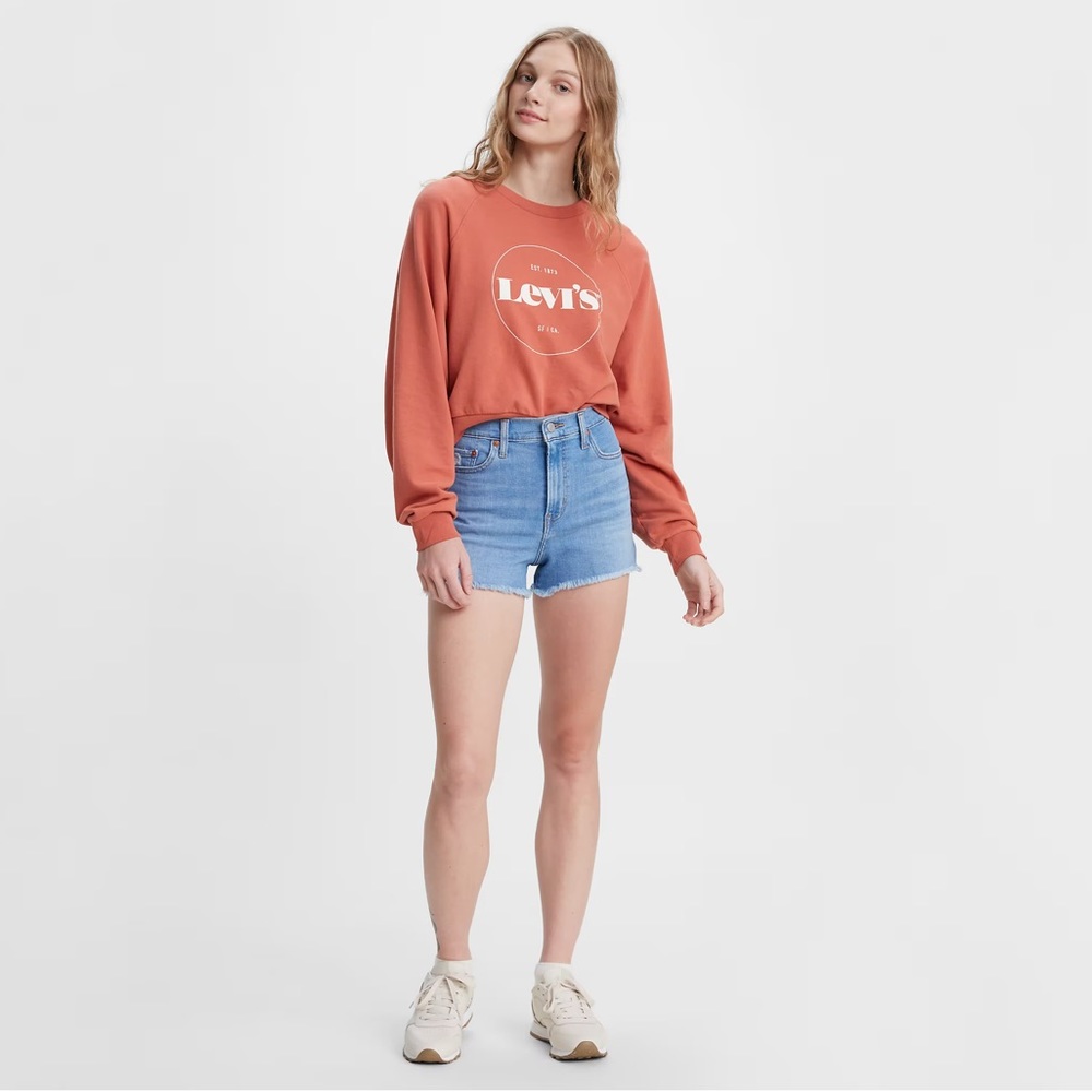 Levi’s High Rise Womens Shorts in Tribeca Scoop Light Wash size 31 Cut-off Denim